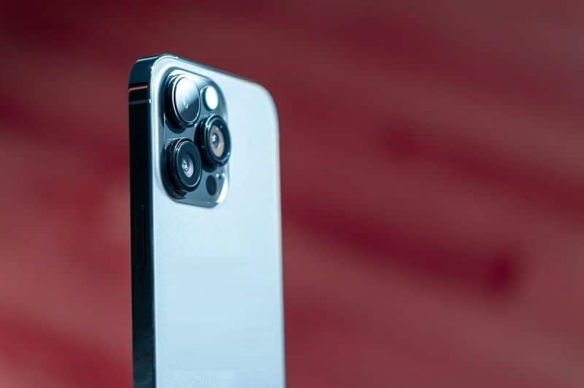 best 3 camera phone under 15000